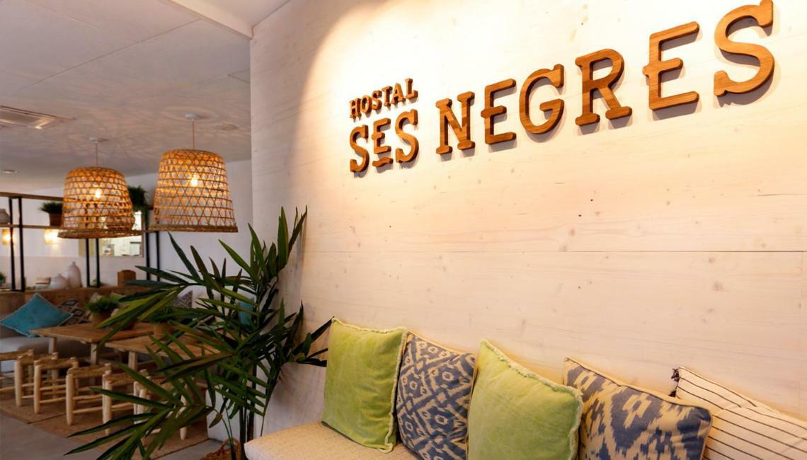 Hostal Ses Negres Begur Bagian luar foto